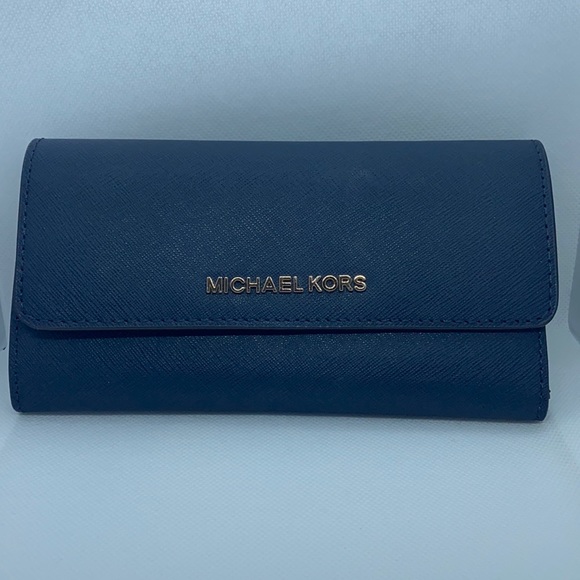 MK Wallet - Picture 1 of 7